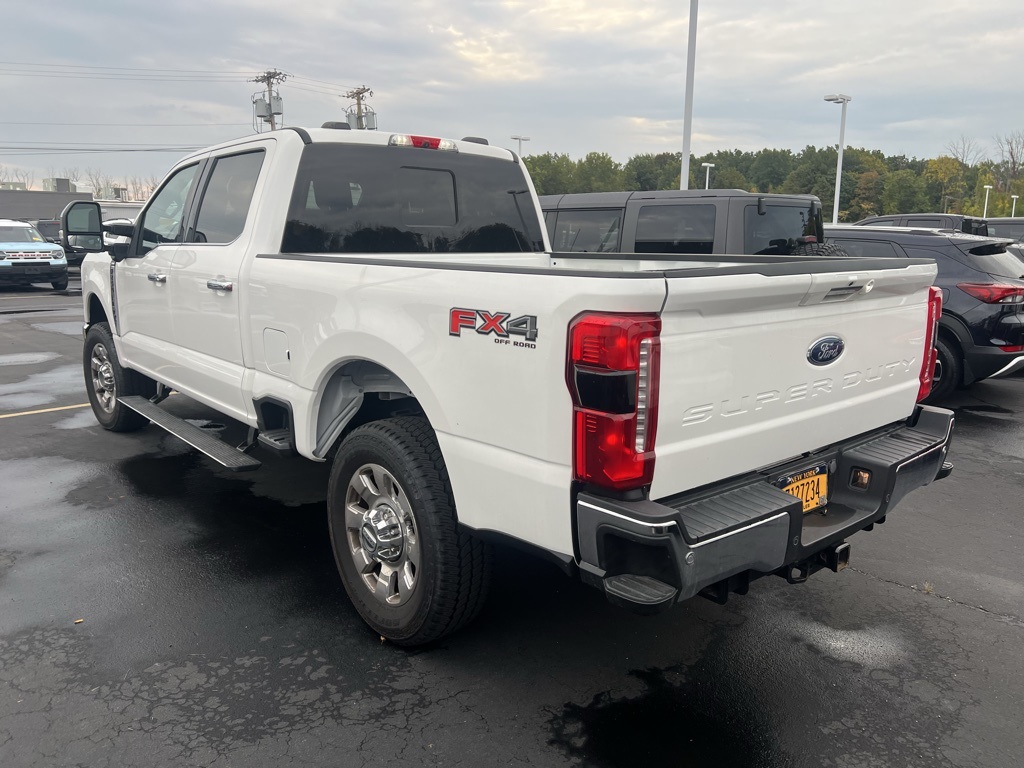 2024 Ford F-250 Lariat photo 2