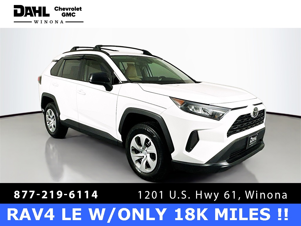 2021 Toyota RAV4 LE's photo