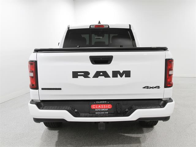 2025 Ram 1500 Big Horn Night Edition photo 17