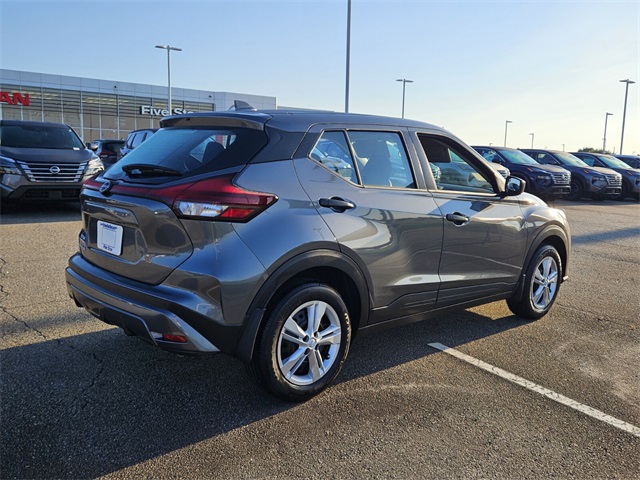 2025 Nissan Kicks Play S photo 10