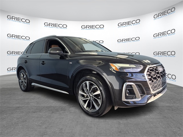 2022 Audi Q5 Premium's photo