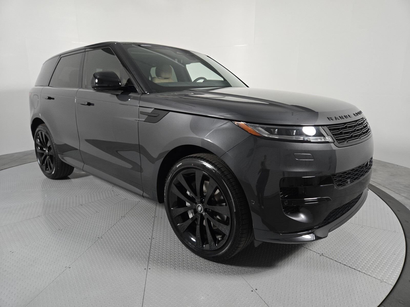 2025 Land Rover Range Rover Sport SE photo 11