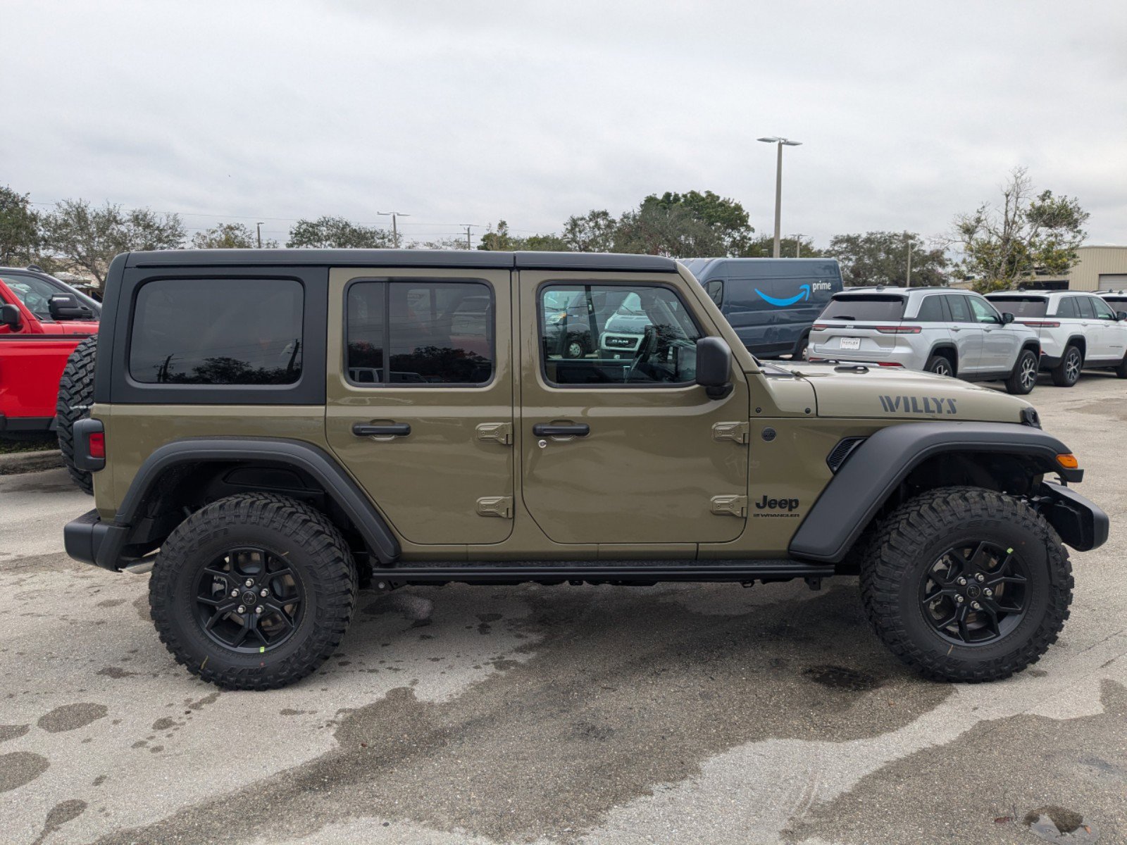 2025 Jeep Wrangler Willys photo 4