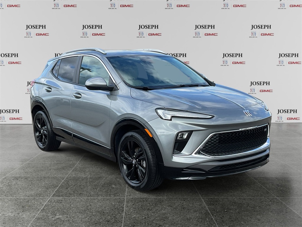 2024 Buick Encore GX Sport Touring photo 2