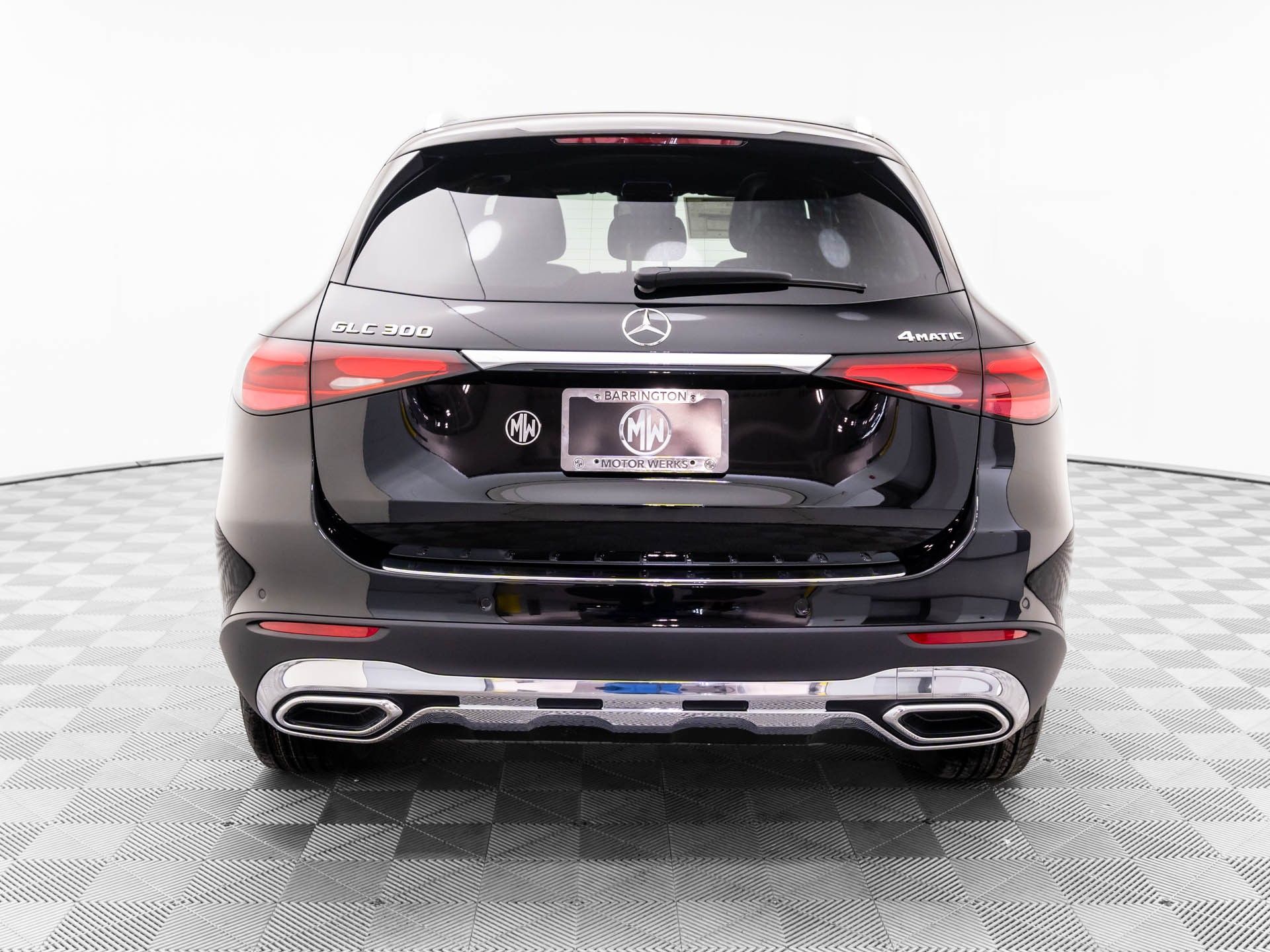 2025 Mercedes Benz GLC 300 4MATIC photo 4