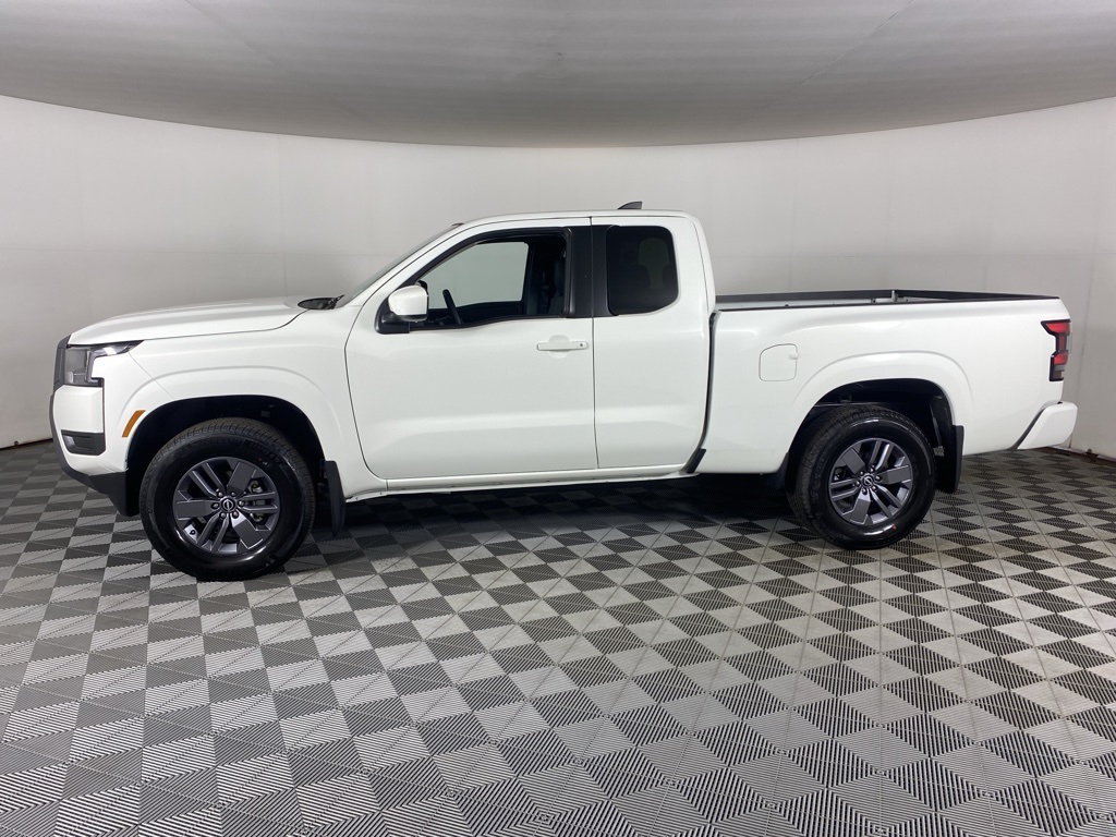 2025 Nissan Frontier SV photo 4