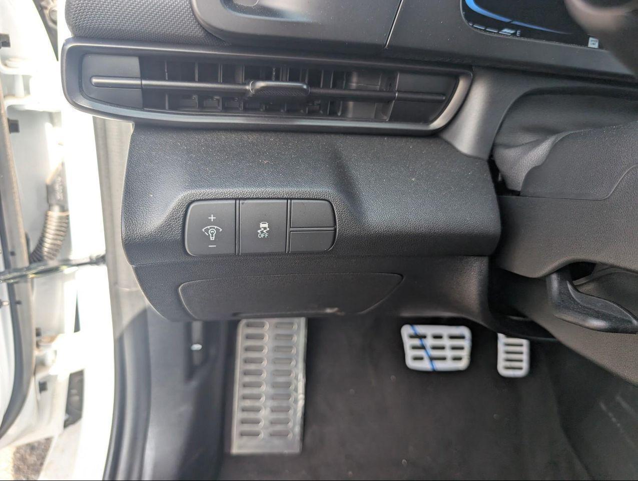 2025 Hyundai Elantra SEL Sport photo 19