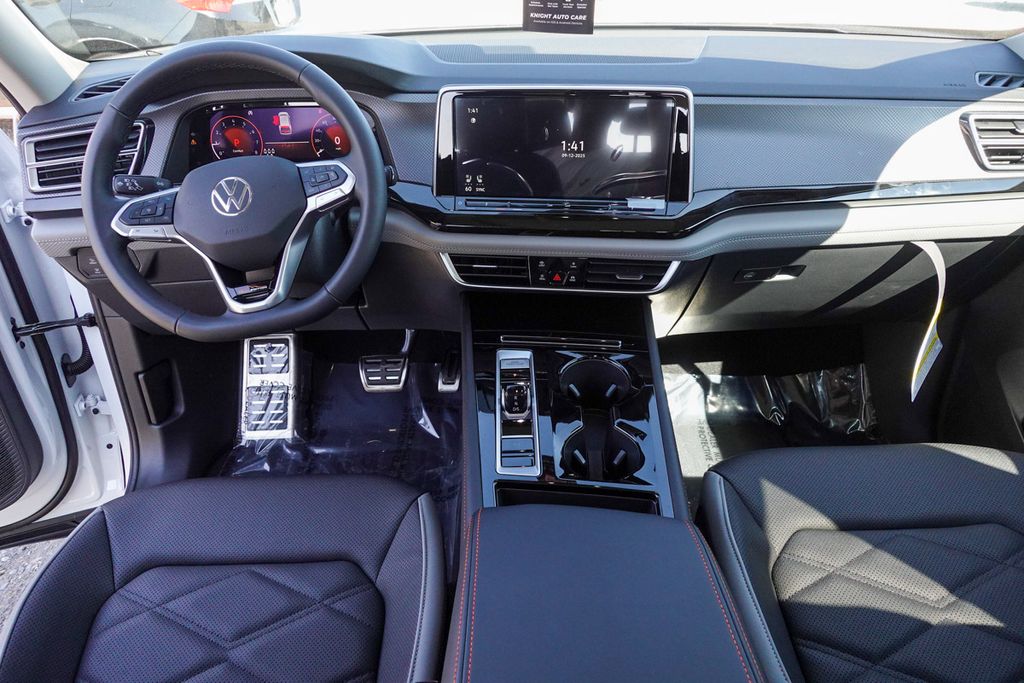 2026 Volkswagen Atlas Peak Edition SE photo 24