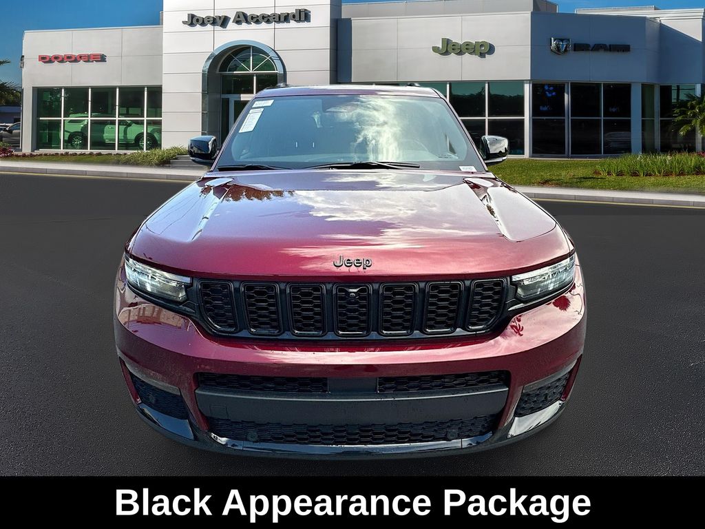 2025 Jeep Grand Cherokee Limited photo 2