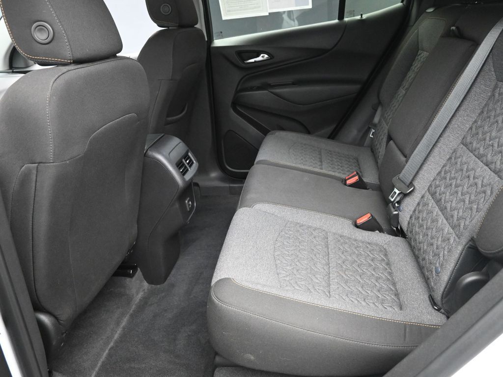 2024 Chevrolet Equinox LT photo 9