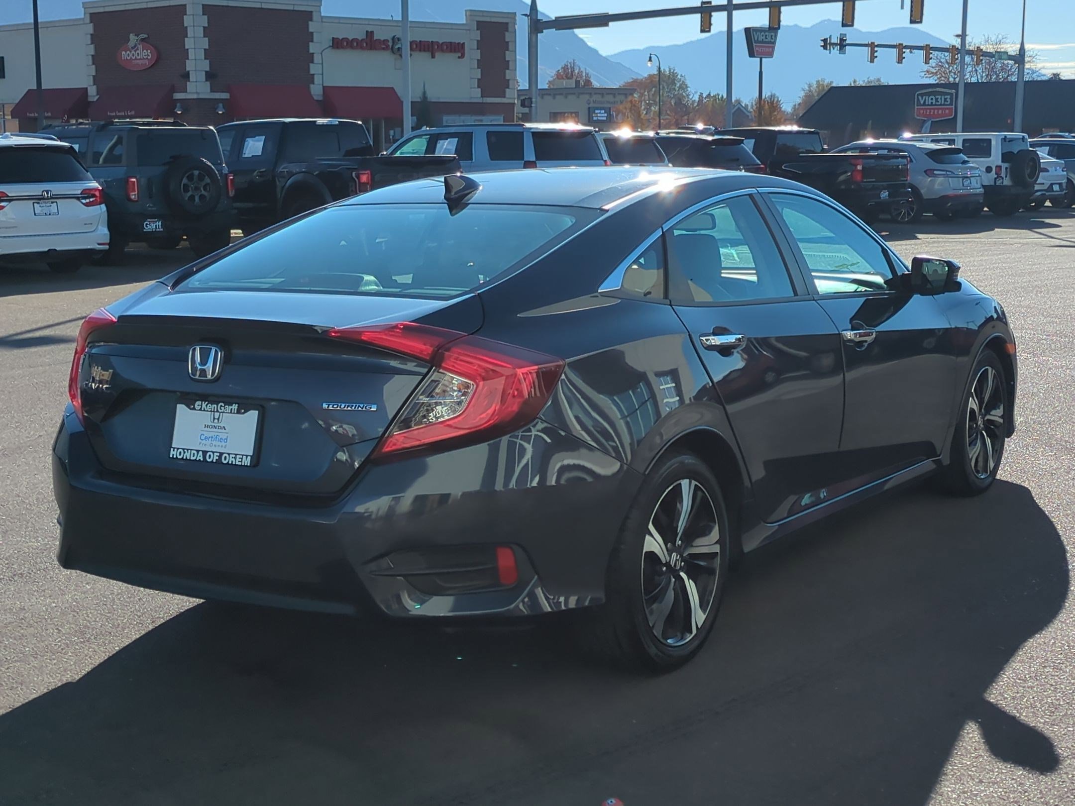 2017 Honda Civic Touring photo 2