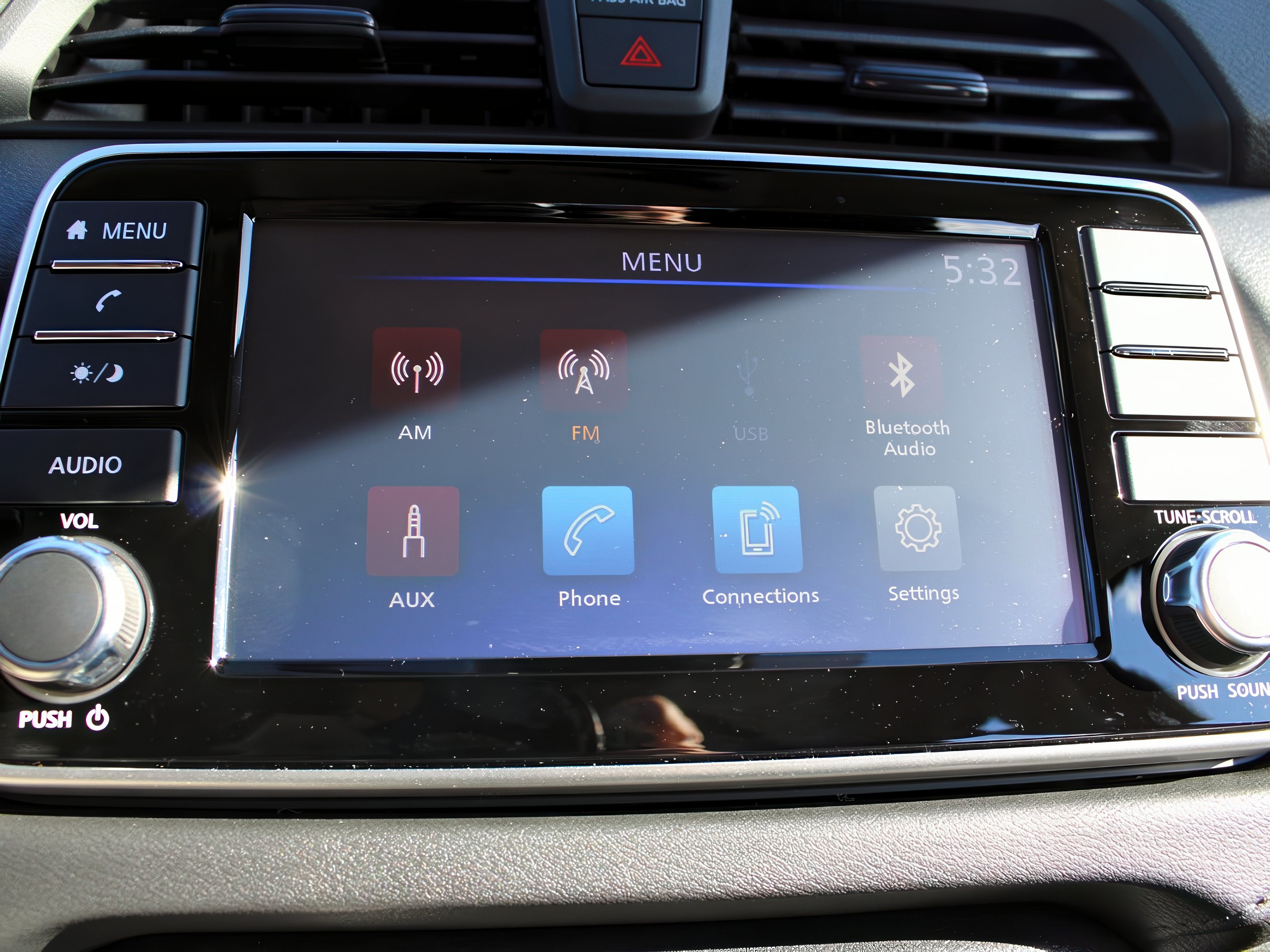 2025 Nissan Versa S photo 17