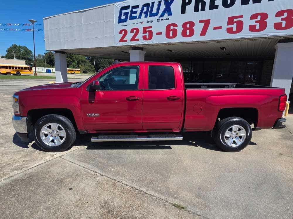 2018 Chevrolet Silverado 1500 LT photo 2