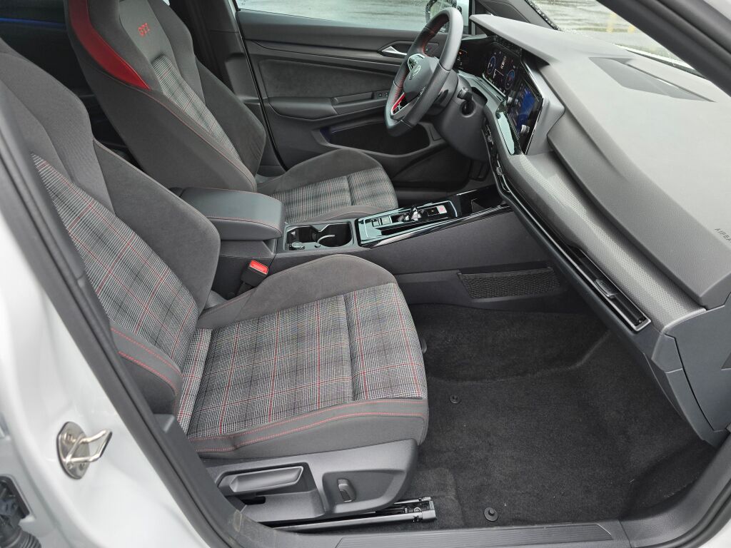 2024 Volkswagen Golf GTI S photo 9