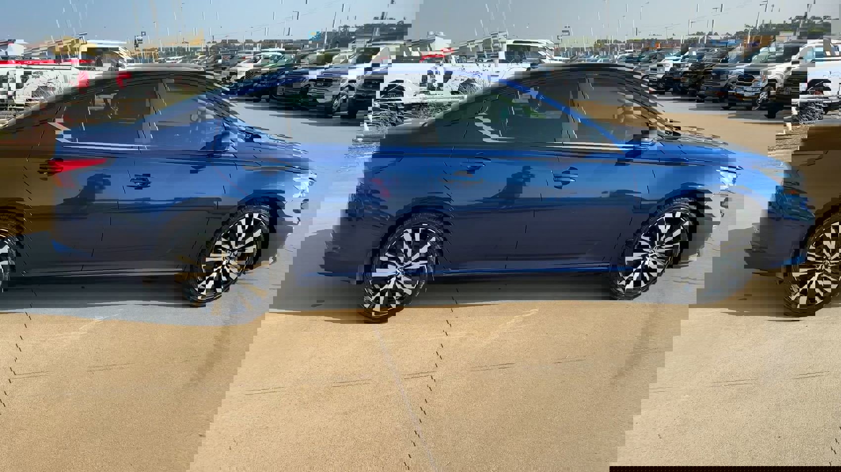 2020 Nissan Altima SR photo 6
