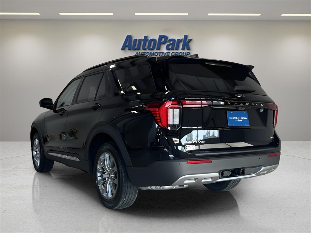 2025 Ford Explorer photo 5