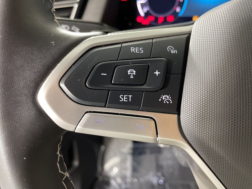 2024 Volkswagen Atlas Cross Sport SE Technology photo 25