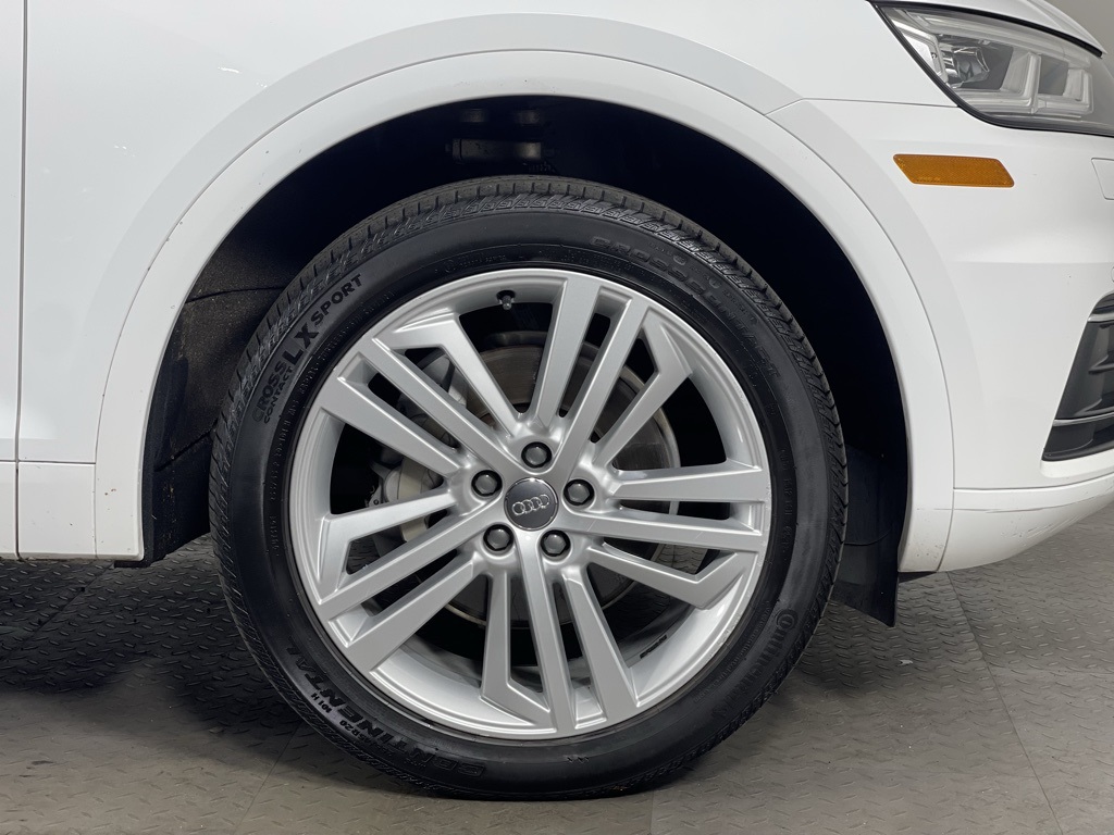 2020 Audi Q5 45 Premium Plus photo 11