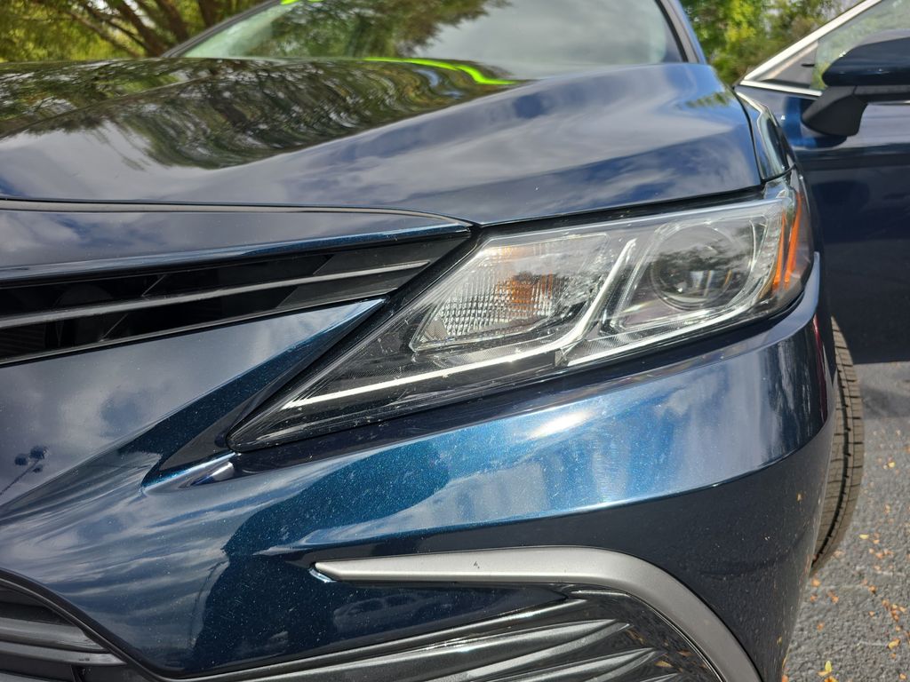 2021 Toyota Camry LE photo 29