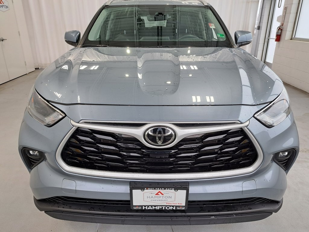 2023 Toyota Highlander L photo 3