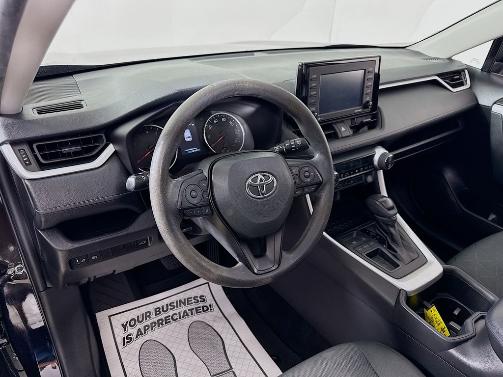 2022 Toyota RAV4 XLE photo 11