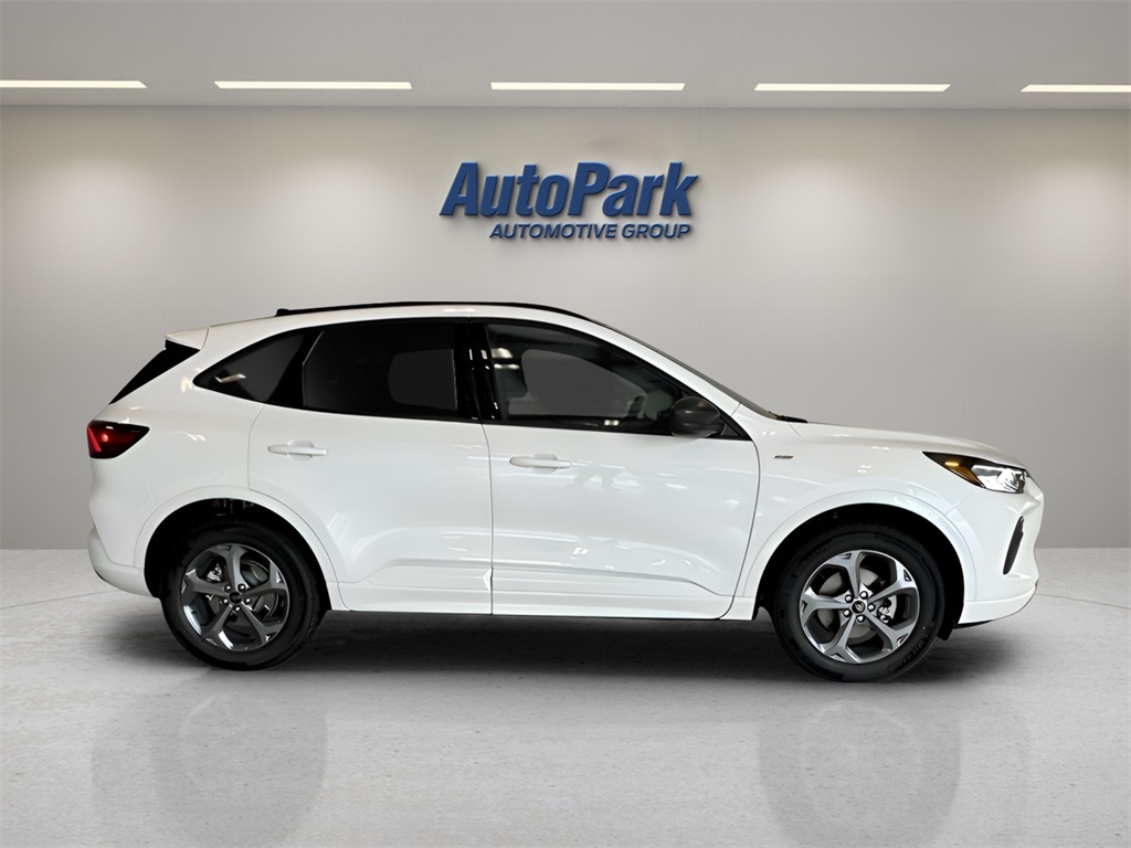 2024 Ford Escape ST-Line photo 8