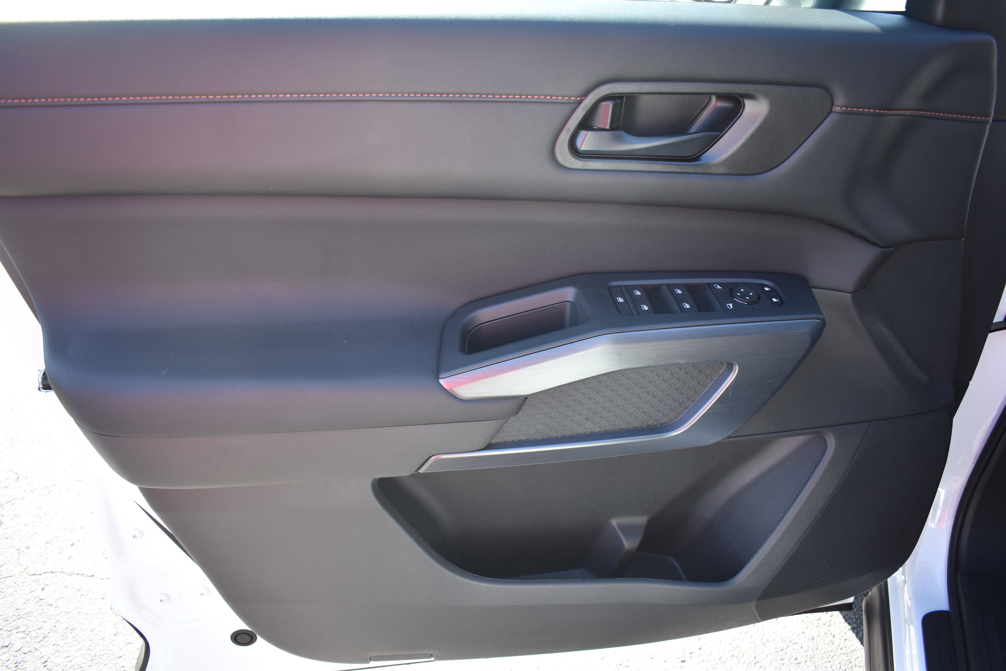 2025 Nissan Pathfinder Rock Creek photo 4