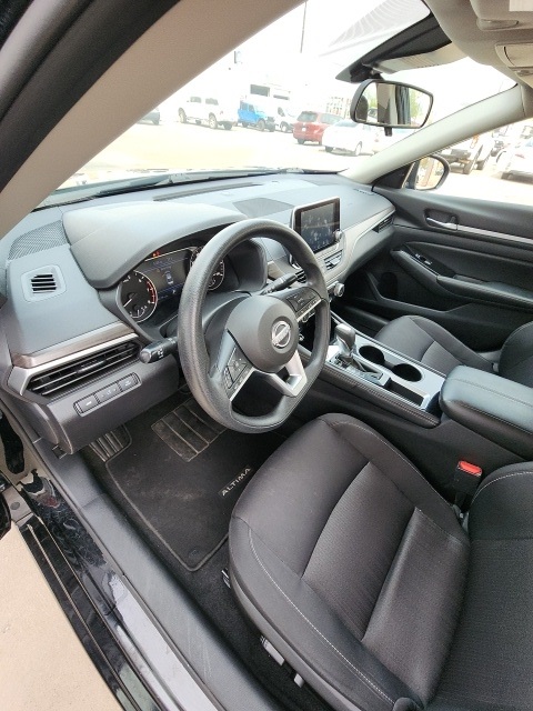 2023 Nissan Altima 2.5 SV photo 12