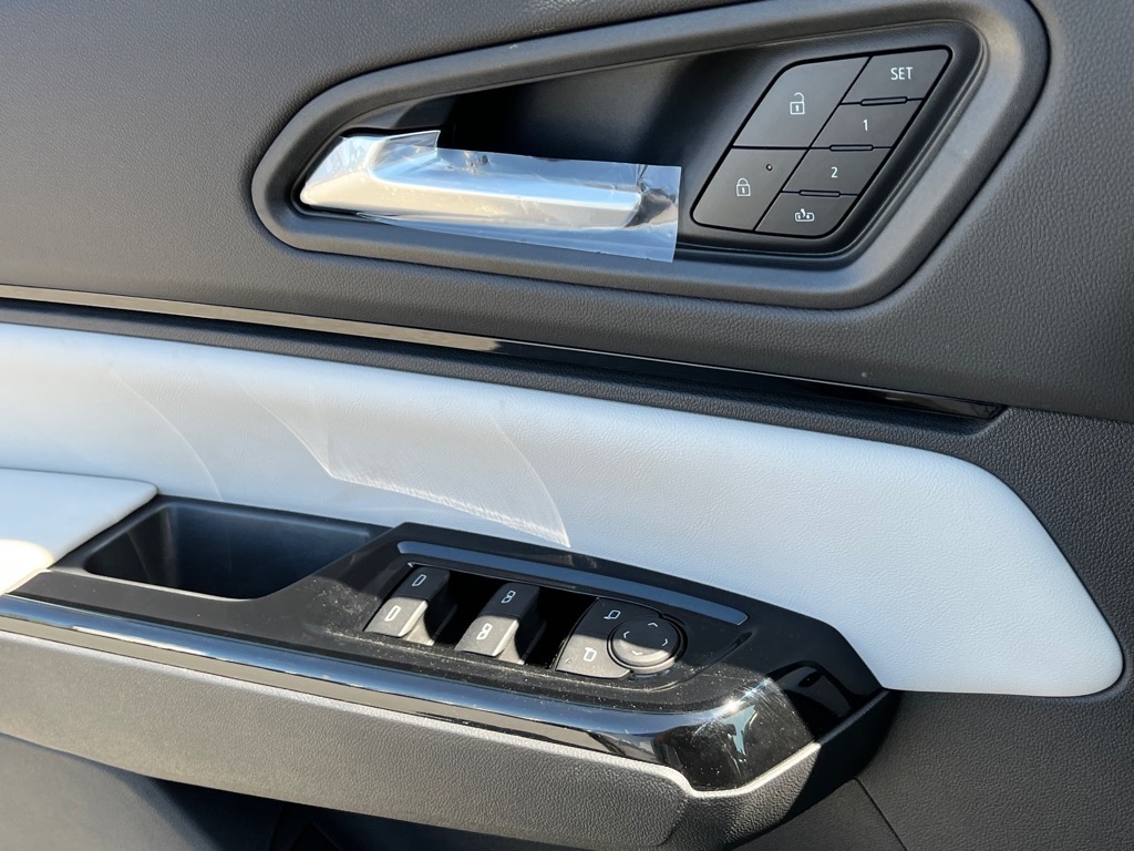 2025 Honda Prologue Touring photo 8