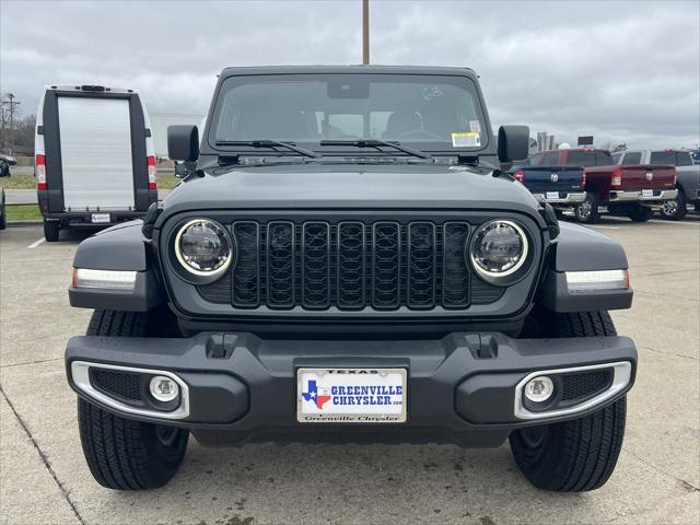 2025 Jeep Gladiator Sport S photo 2