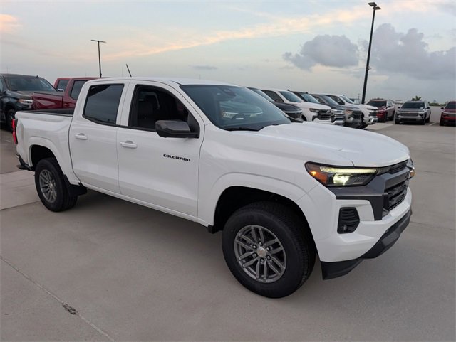 2025 Chevrolet Colorado Work Truck LT photo 2