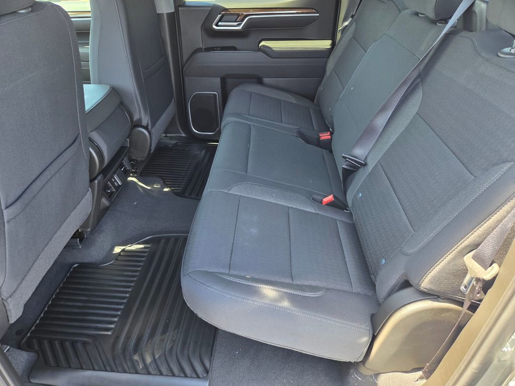 2026 Chevrolet Silverado 1500 LT photo 7