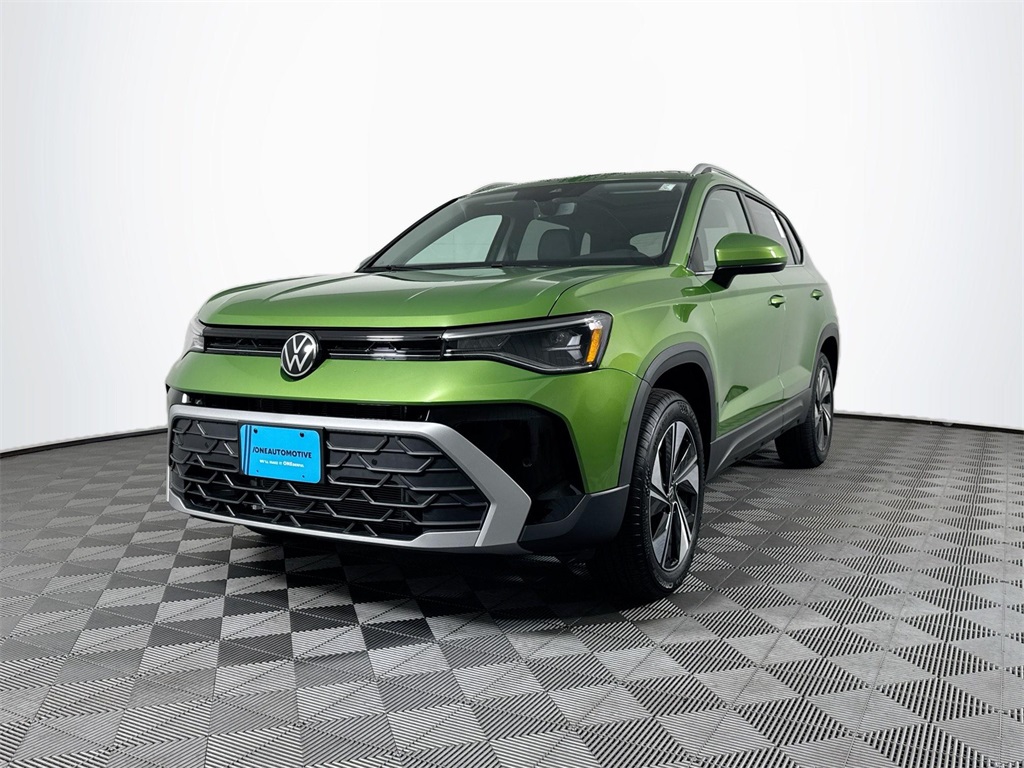 2025 Volkswagen Taos SE's photo