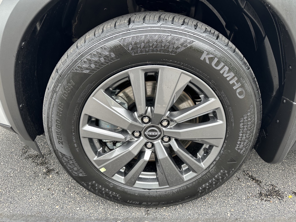 2025 Nissan Pathfinder SV photo 12