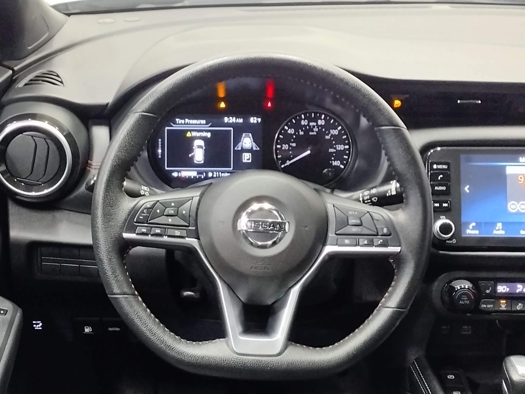 2021 Nissan Kicks SR photo 29
