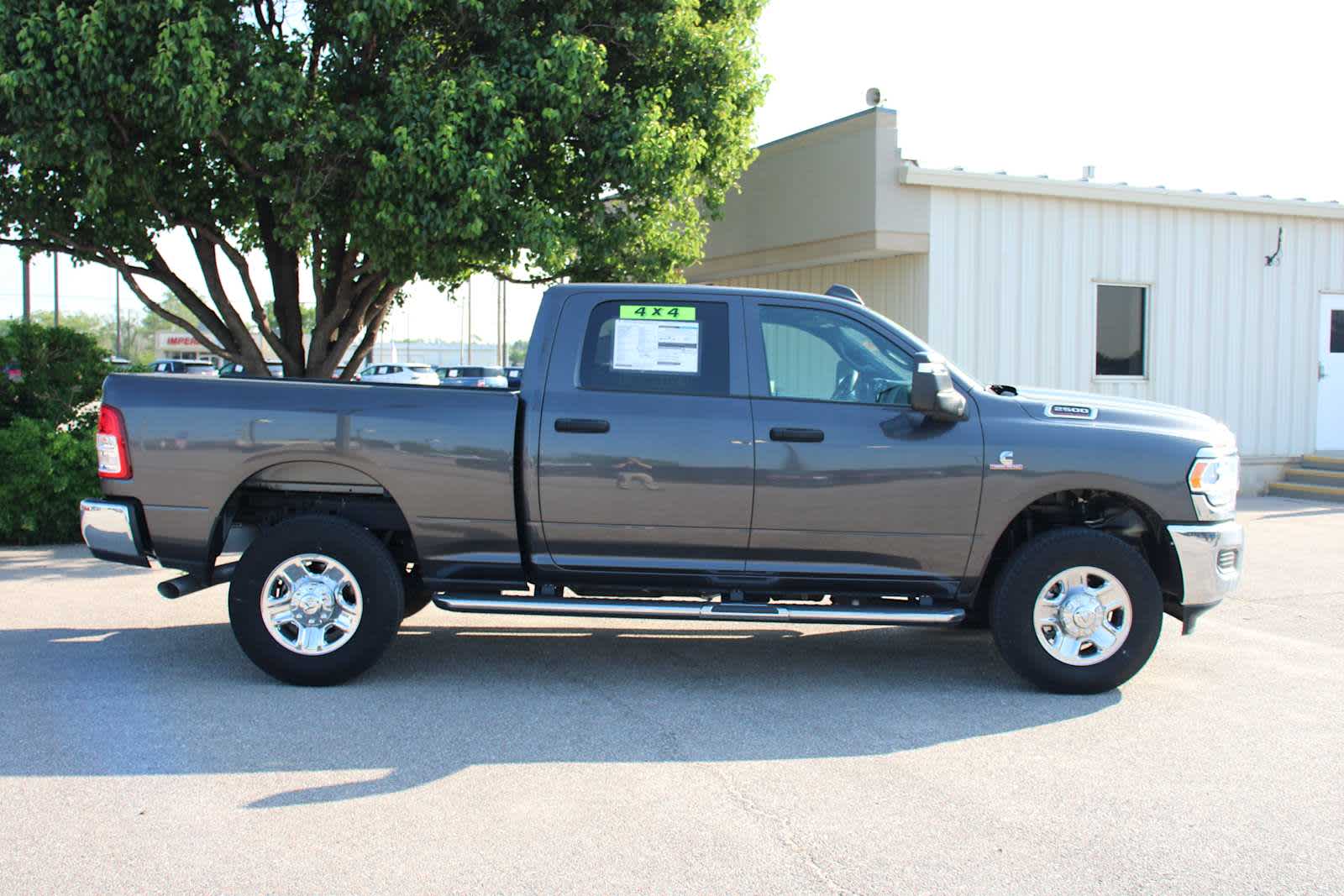 2024 Ram 2500 Tradesman photo 3