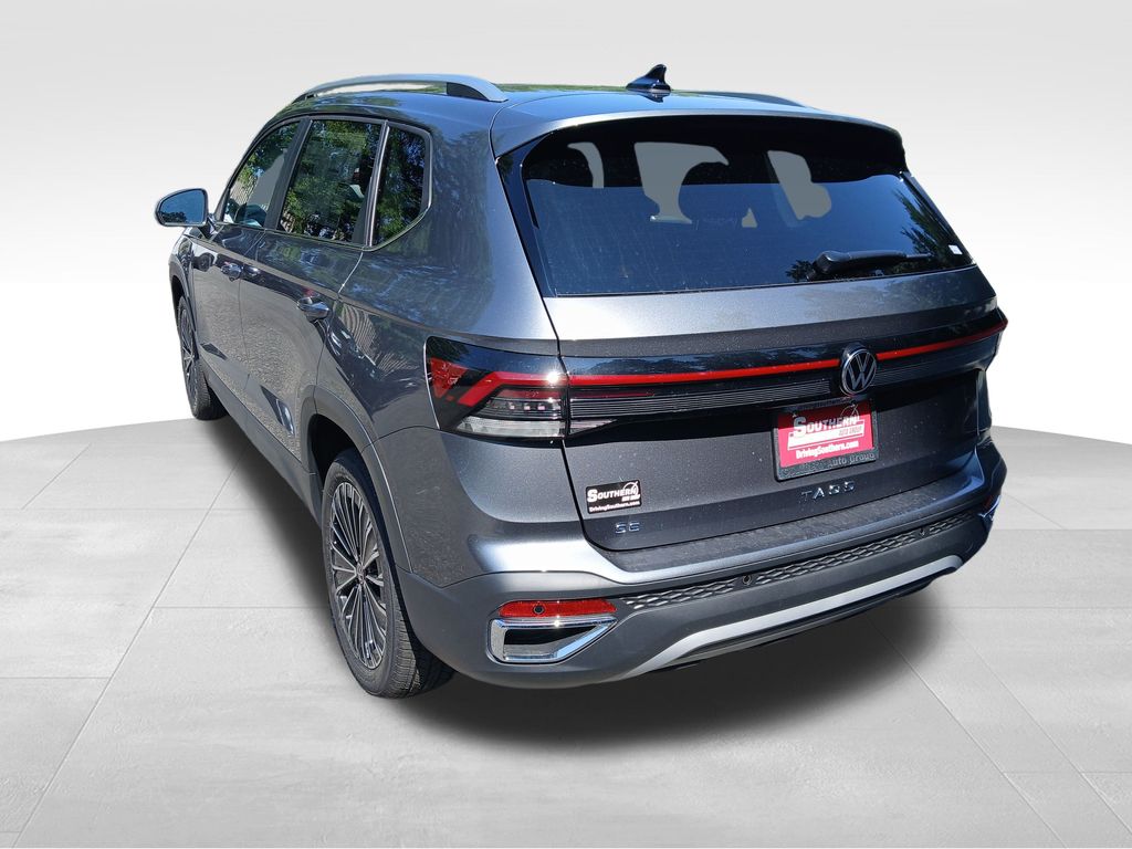 2025 Volkswagen Taos SE photo 3