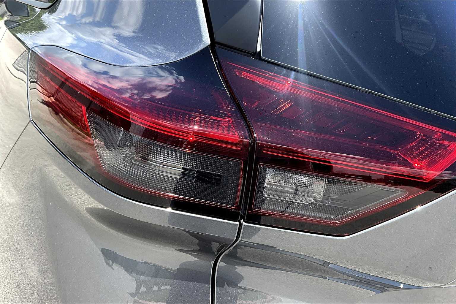 2025 Nissan Rogue SV photo 12