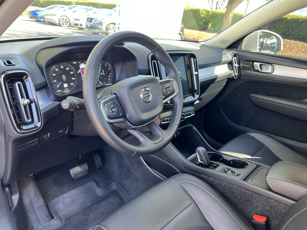 2019 Volvo XC40 T5 Momentum photo 15
