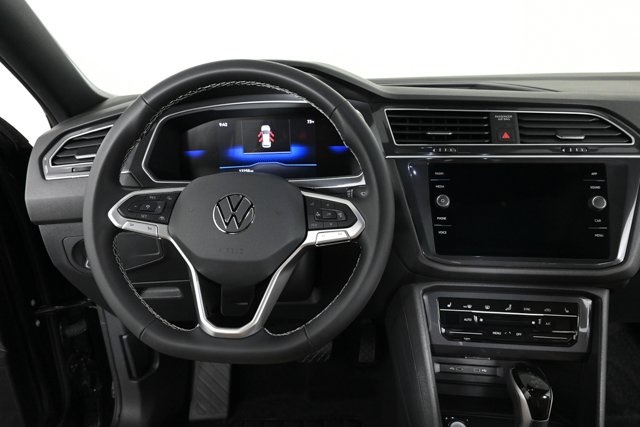 2024 Volkswagen Tiguan SE Wolfsburg Edition photo 2