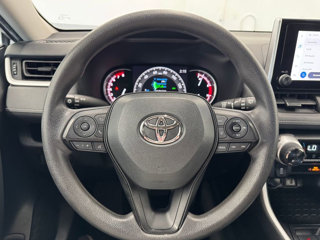 2024 Toyota RAV4 XLE photo 12