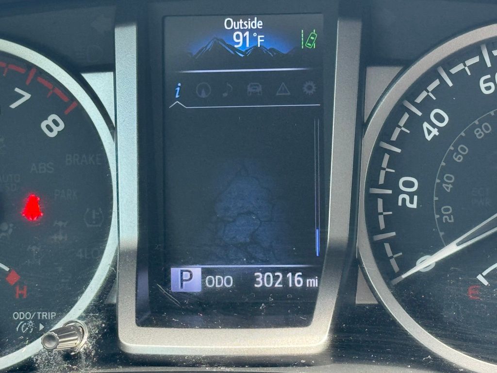 2023 Toyota Tacoma SR5 V6 photo 3