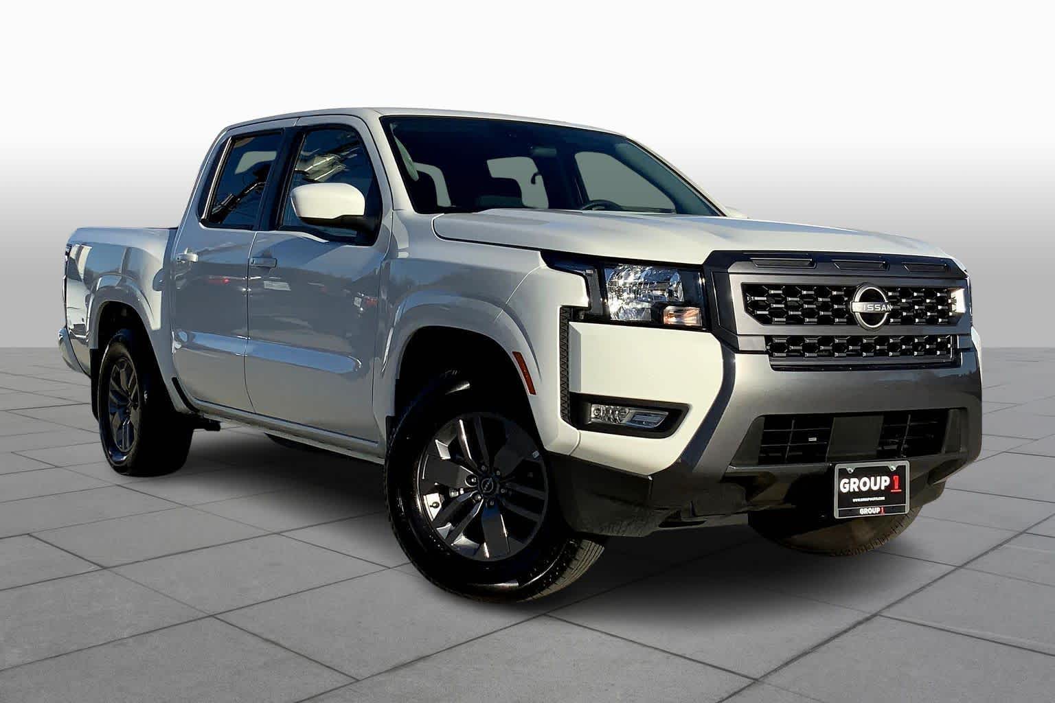 2025 Nissan Frontier SV photo 2