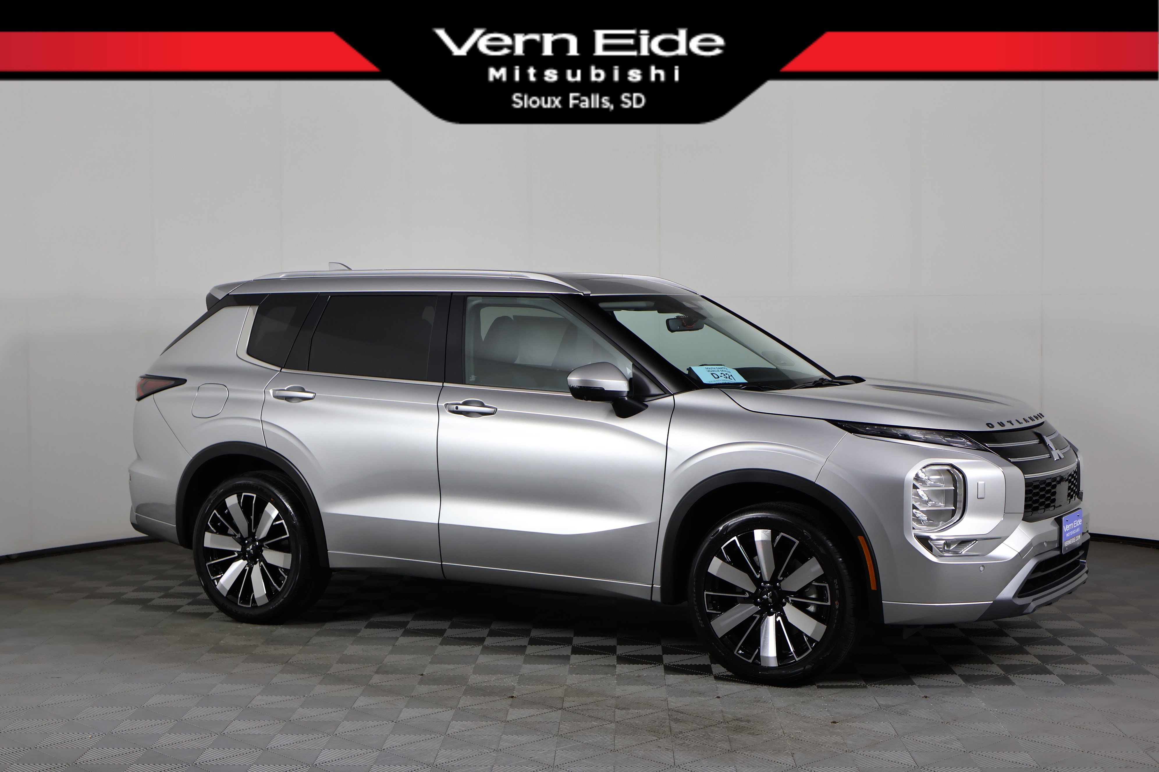 2026 Mitsubishi Outlander SEL's photo