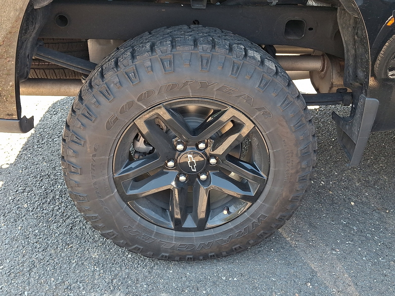 2023 Chevrolet Silverado 1500 Custom Trail Boss photo 2