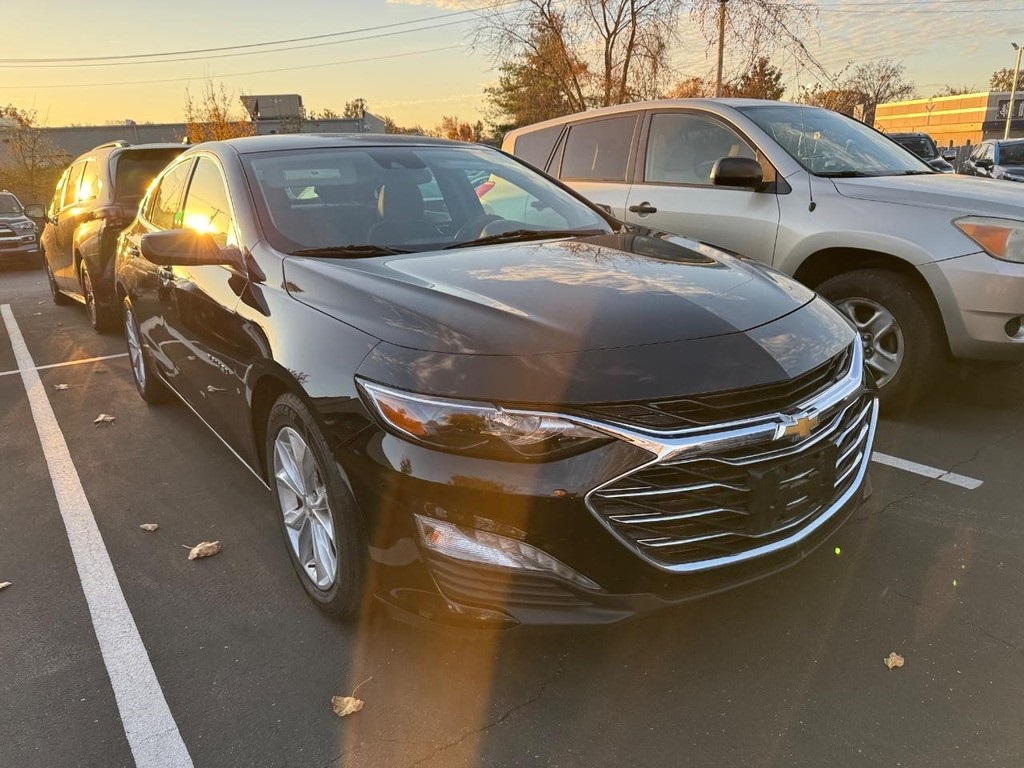 2025 Chevrolet Malibu 1LT photo 4
