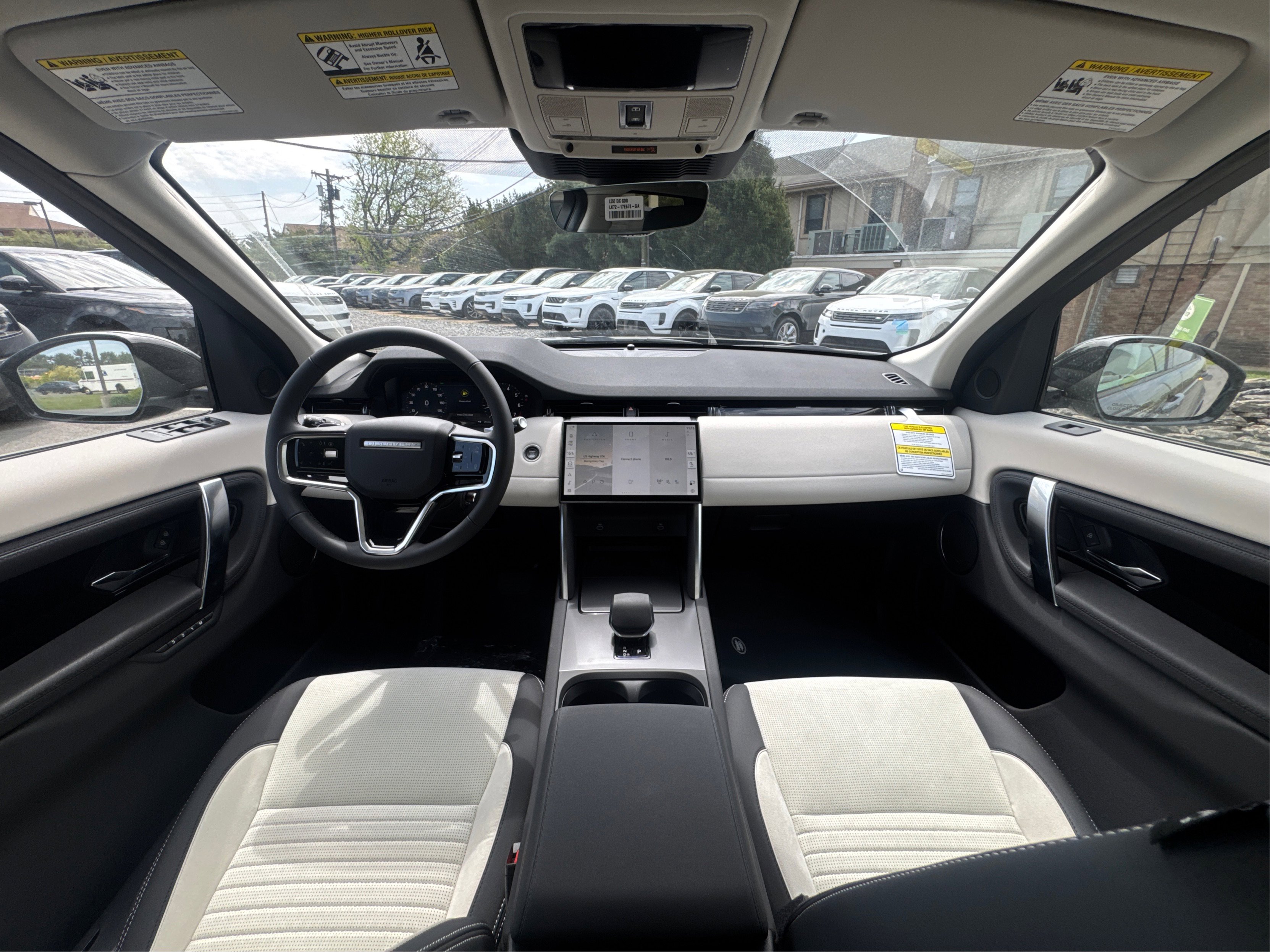 2025 Land Rover Discovery Sport S photo 14