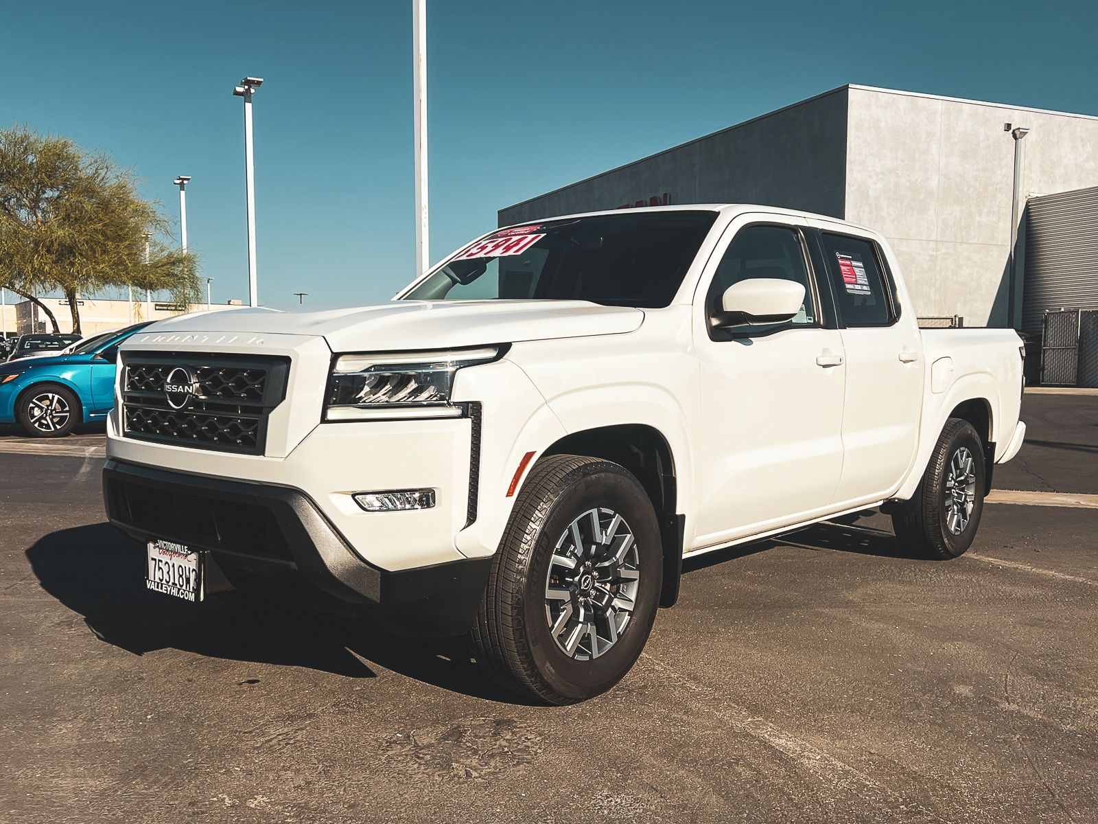 2024 Nissan Frontier SL photo 6