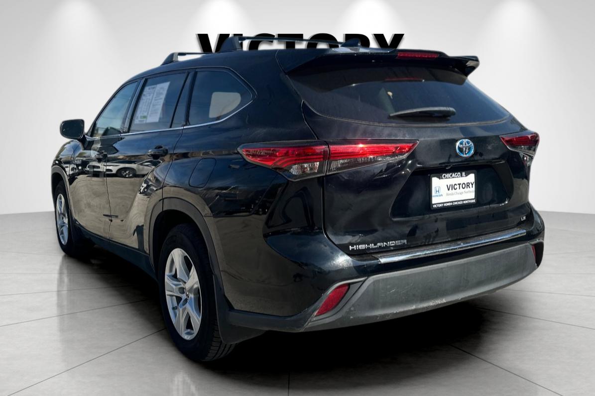 2021 Toyota Highlander Hybrid LE photo 4
