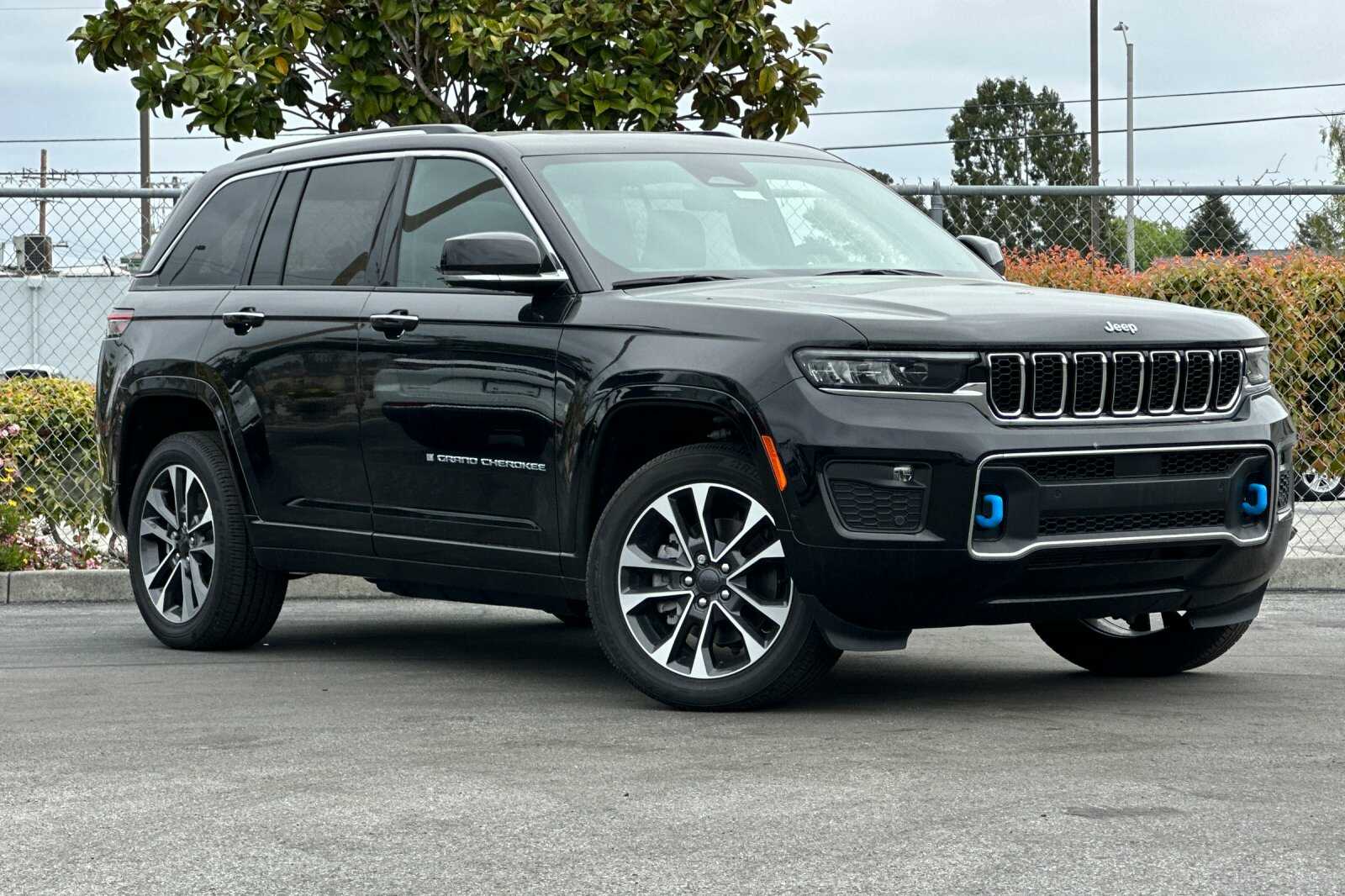 New 2023 Jeep Grand Cherokee 4xe Overland Utility in Santa Cruz